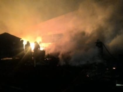 При пожаре в центре Омска погиб человек