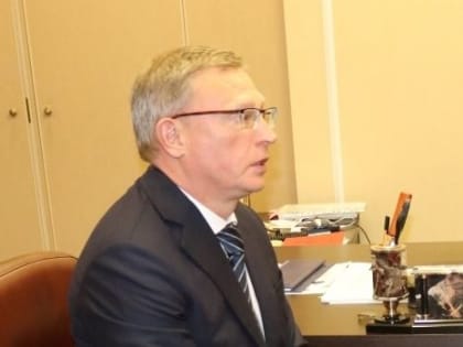 Бурков не директор по персоналу и работает не на Урале, а в центре Москвы