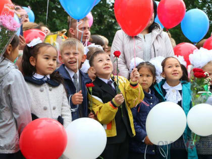 Оксана Фадина пожелала ученикам одной из старейших школ города яркого пути по жизни