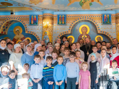 В Неделю 34-ю по Пятидесятнице митрополит Омский и Таврический Дионисий совершил Божественную Литургию в храме святой мученицы Татианы при Омском государственном университете им. Ф