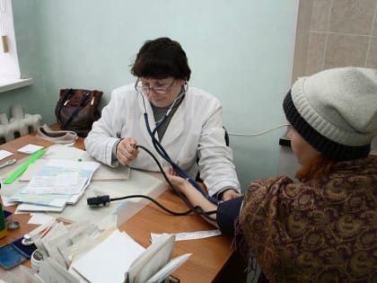 Зарплата до 300 тысяч: в Омской области открылись новые вакансии для врачей