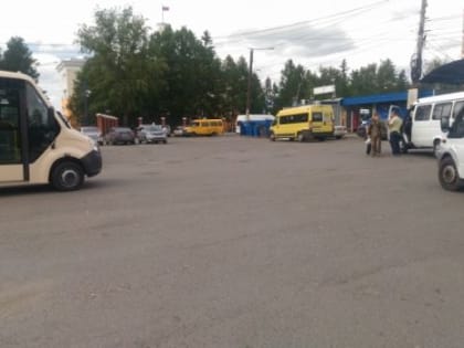 Подорожал проезд еще на 13 омских автобусных маршрутах