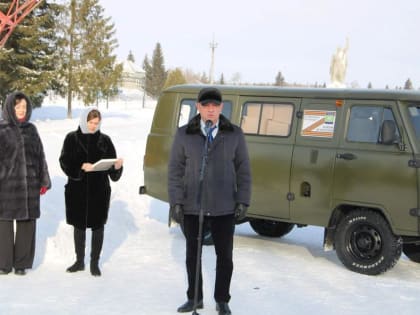 Новый автомобиль марки УАЗ из Кормиловского района Омской области сегодня отправился в зону СВО