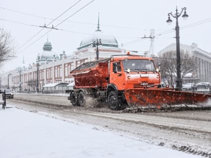 Омская мэрия покупает технику для уборки улиц за 89 миллионов