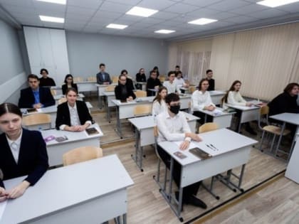 В омском минобре напомнили, при какой погоде школьники могут пропустить занятия