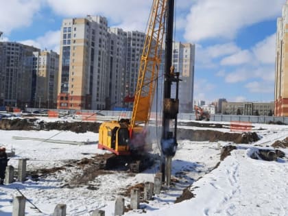 С подрядчиком, который строит школу в Омске, планируют расторгать контракт