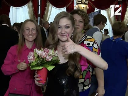 Омские выпускники получили аттестаты