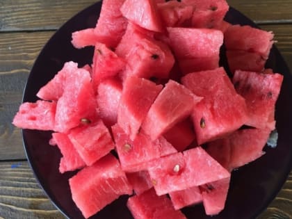 Роспотребнадзор рассказал, как выбрать вкусные арбузы и не отравиться