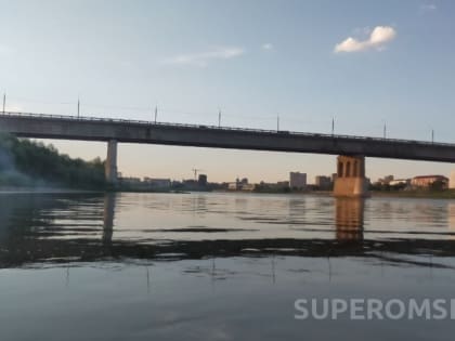 Омские вандалы начали портить Ленинградский мост еще до его открытия