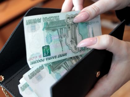Средняя зарплата омичей стала еще выше