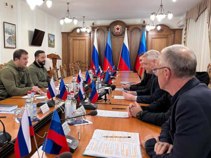 Виталий Хоценко проверил восстановление подшефного Стаханова в ЛНР