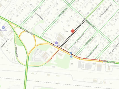 В Омске из-за пожара запретили движение транспорта по Авиационной