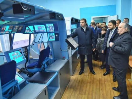 Руководителю Росавиации показали омский летно-технический колледж