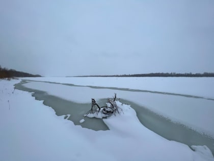 В Омске Иртыш начал таять и за пределами города