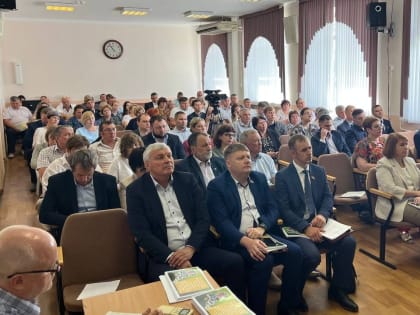 Геннадий Долматов отчитался перед депутатами Омского района о работе в 2022 году