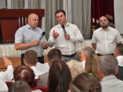 Хоценко могут разрешить уволить Шелеста после выговора