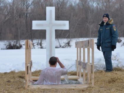 Эксперты рассказали, к каким последствиям может привести купание в проруби