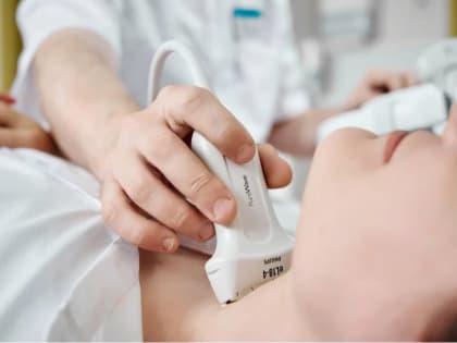 Высокий уровень сахара и узлы на щитовидке: когда идти на прием эндокринологу?