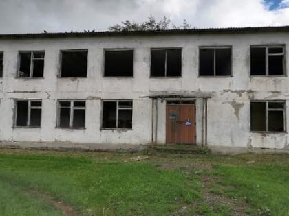 Как племянник главы Калачинского района Мецлера дом быта за гроши купил