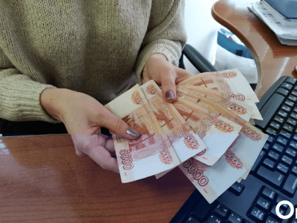 Работающих пенсионеров хотят освободить от уплаты страховых взносов