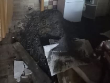 Барачный дом в Омске, где обрушился потолок, признают аварийным в ускоренном порядке