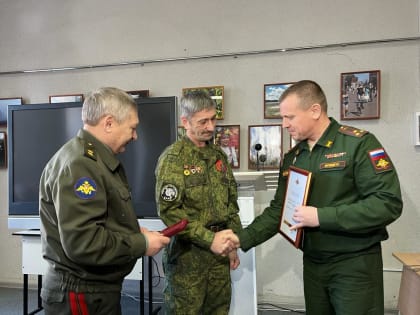 В Омской области наградили участника спецоперации