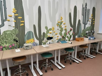 Александр Бурков побывал в новом инновационном медцентре на 10 лет Октября