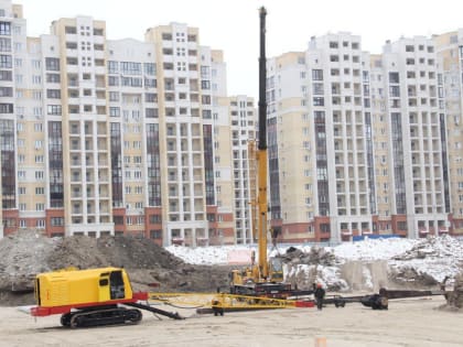 Мэр Омска Сергей Шелест и прокурор Павел Попов провели совместный объезд строительных площадок города