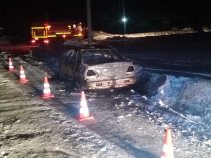 В Омской области в автомобиле сгорел водитель