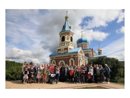 Коллектив воскресной школы при храме св. мц. Татианы города Омска совершил паломническую поездку в Свято-Никольский монастырь в селе Большекулачье