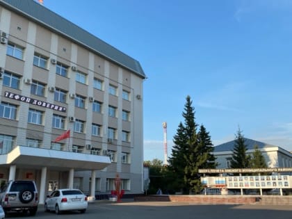 Комиссия утвердила двух кандидатов на выборы главы Омского района