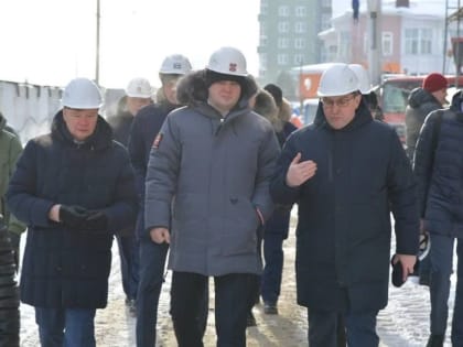 Виталий Хоценко проинспектировал стройплощадку школы в микрорайоне «Прибрежный»