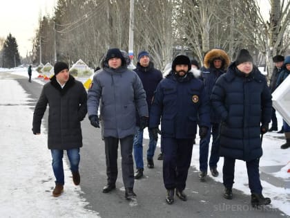 Виталий Хоценко оценил ход работ по преображению омского парка Победы
