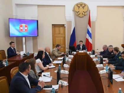 Омский губернатор Хоценко призвал усилить меры поддержки госпрограммы по переселению соотечественников из-за рубежа