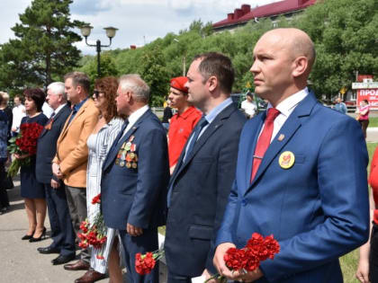 Эсеры приняли участие в мемориальном мероприятии у ПО "Иртыш"