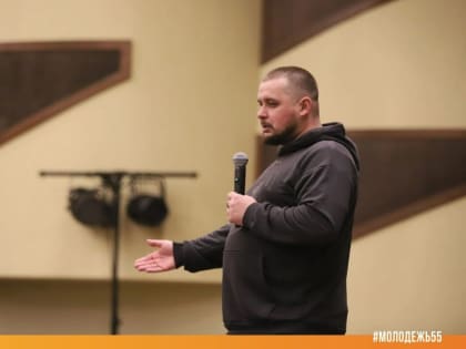 Студенты ОмГПУ встретились с военным блогером Владленом Татарским