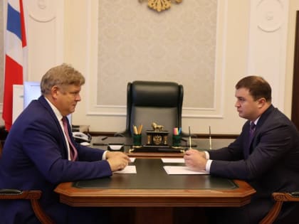 В Омске состоялась рабочая встреча полпреда Анатолия Серышева и главы региона Виталия Хоценко