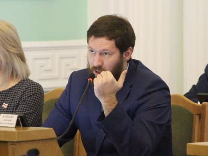 Бывший омский депутат Петренко сбежал во Францию