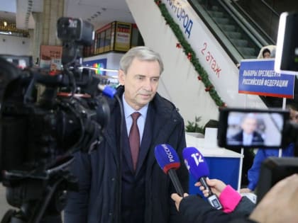 В Омской области продолжается сбор подписей в поддержку Владимира Путина