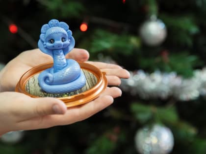 Пациенты Омской детской клинической больницы встретились с Дедом Морозом