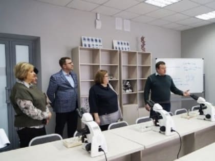 Ректор ОмГПУ принимал высокопоставленную чиновницу Академии минпроса РФ