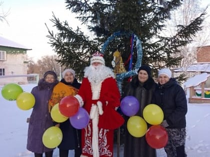 Дед Мороз отмечает 184-й день рождения