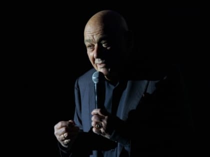 Владимир Познер приехал в Омск на премьеру фильма о возвращении «Авангарда»