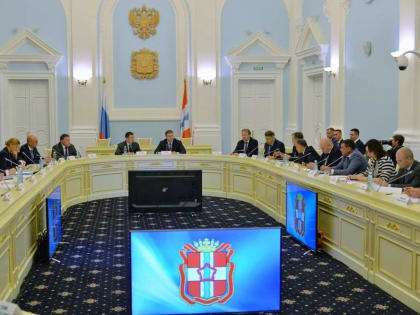 Виталий Хоценко подписал соглашение с концерном «Уралвагонзавод» о создании на базе Омсктрансмаша индустриального парка