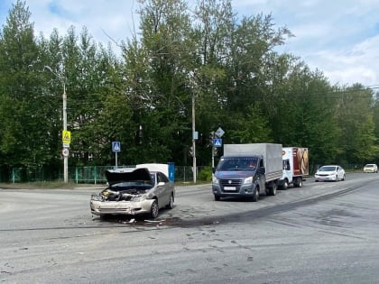 Пострадал младенец. В Омске из-за невнимательности водителей едва не погиб ребенок