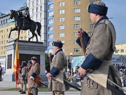 В День города в Омске при поддержке ГК «Титан» открыли памятник Ивану Бухгольцу