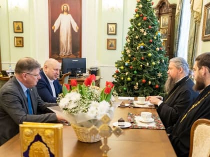 Мэр Омска поддержал предложение митрополита Дионисия о строительстве новых храмов