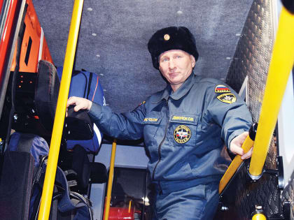 В огне не горит  и в воде не тонет