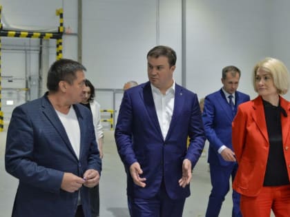 Вице-премьер РФ Виктория Абрамченко и глава региона Виталий Хоценко посетили  строительную площадку логистического парка «Солнечный»