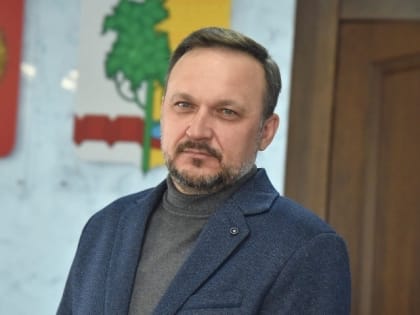 Что известно о конкуренте Геннадия Долматова на выборах главы Омского района